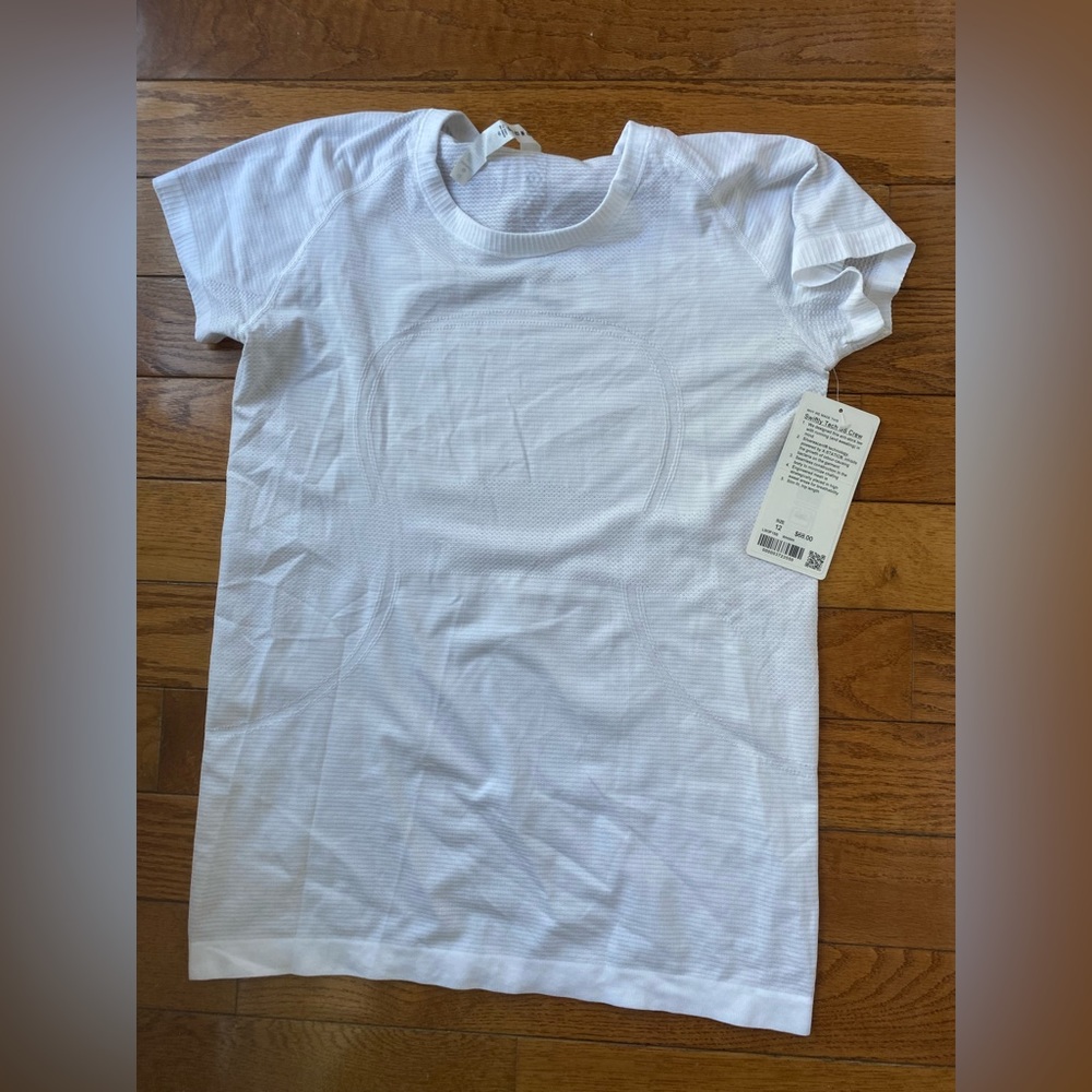 Lululemon Swiftly Tech short sleeve shirt Size 12 white